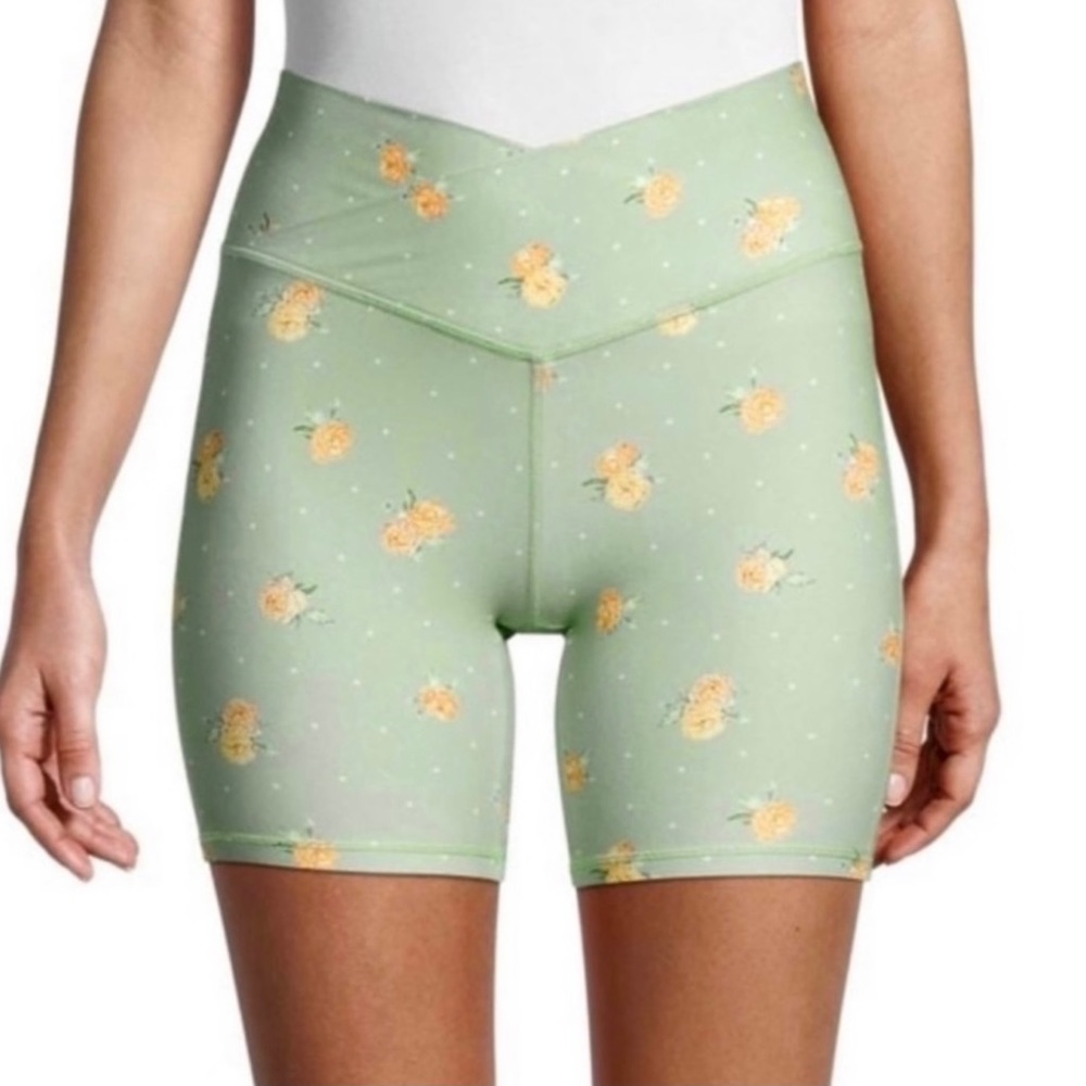NEW WEWOREWHAT GREEN FLORAL PRINT BIKE SHORTS - Picture 1 of 6